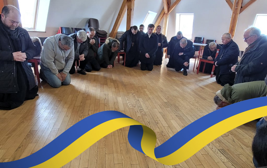 Im Flehen vor Gott mit unseren ukrainischen Geschwistern vereint.